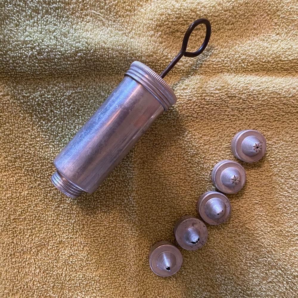 Antique Piping Tool